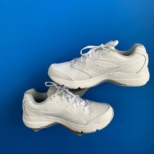 Saucony Omni S50204-1  Size 10 White Walking shoes brand new